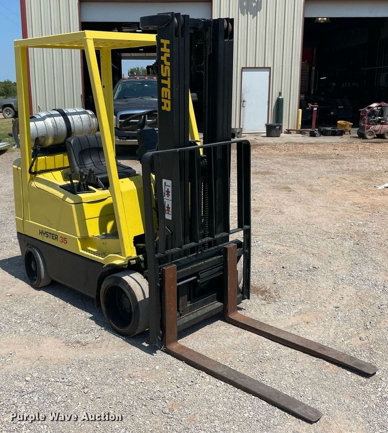 image for item NT9427 Hyster S35XM  forklift