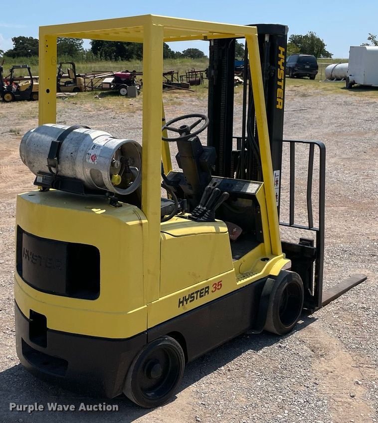 image for item NT9427 Hyster S35XM  forklift