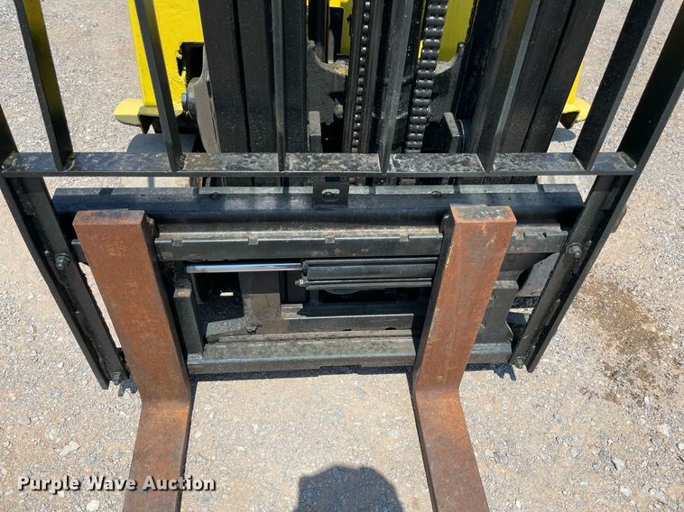 image for item NT9427 Hyster S35XM  forklift