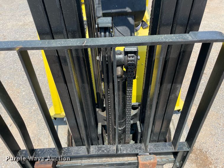 image for item NT9427 Hyster S35XM  forklift