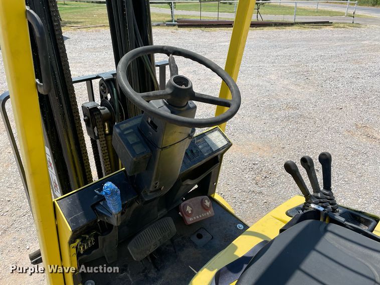 image for item NT9427 Hyster S35XM  forklift