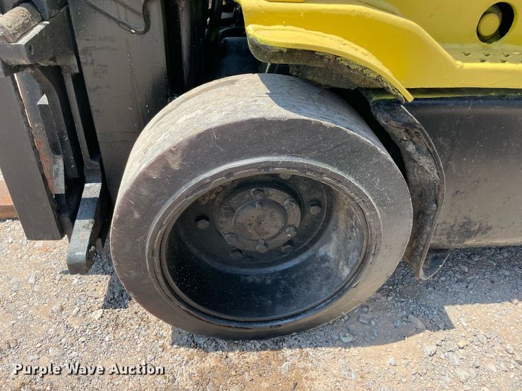 image for item NT9427 Hyster S35XM  forklift