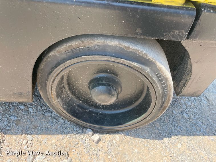 image for item NT9427 Hyster S35XM  forklift