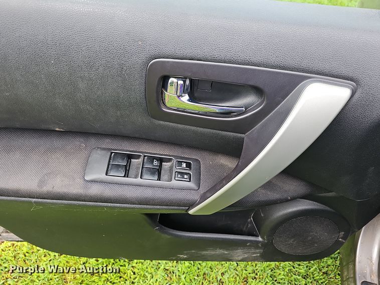 image for item NT9791 2010 Nissan Rogue SL  SUV