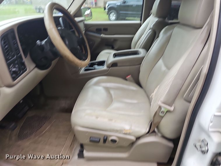 image for item NT9792 2005 GMC Yukon XL  SUV