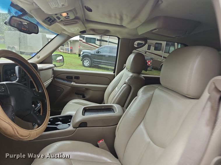 image for item NT9792 2005 GMC Yukon XL  SUV