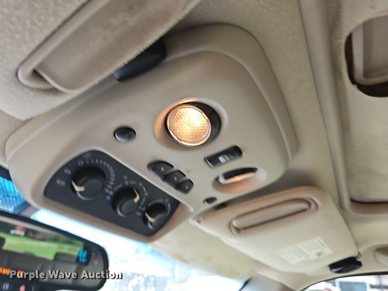 image for item NT9792 2005 GMC Yukon XL  SUV