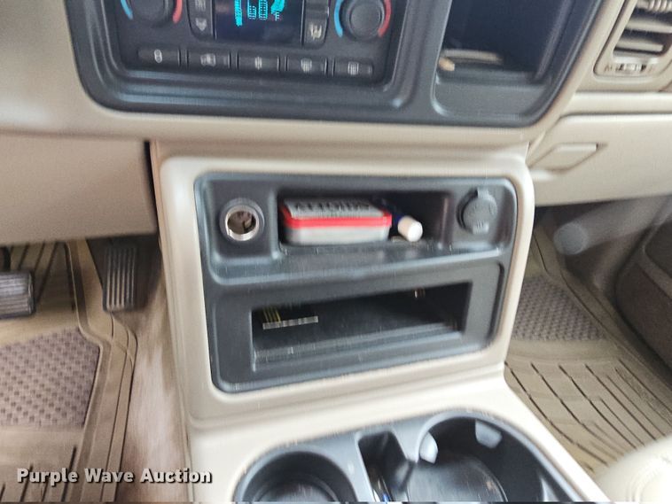 image for item NT9792 2005 GMC Yukon XL  SUV