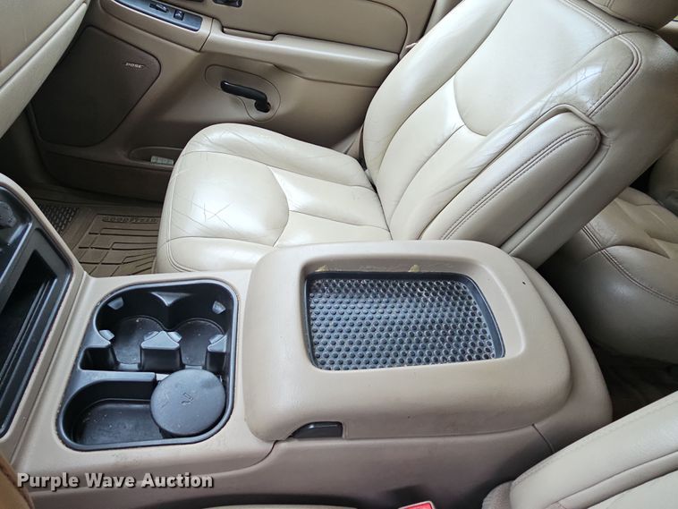 image for item NT9792 2005 GMC Yukon XL  SUV