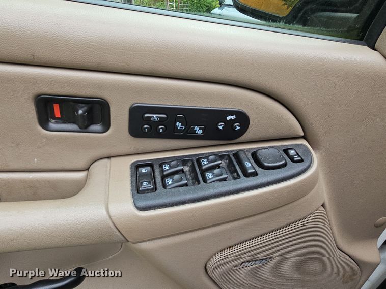 image for item NT9792 2005 GMC Yukon XL  SUV