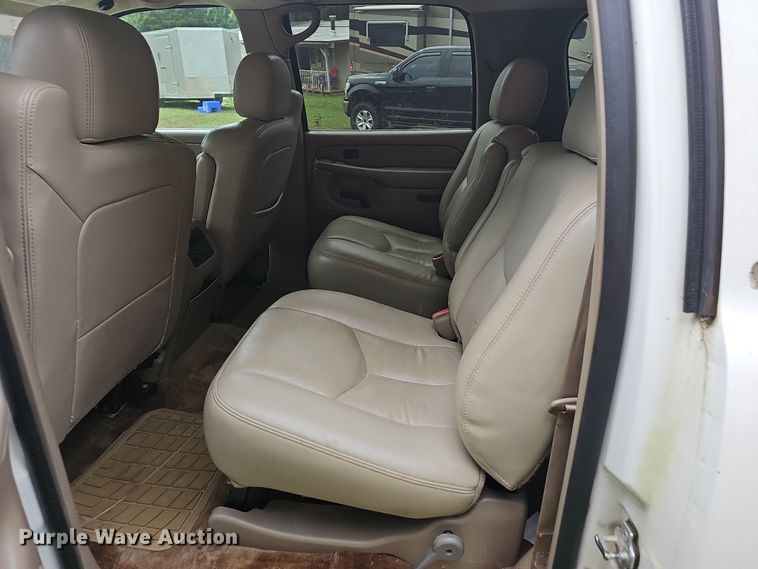 image for item NT9792 2005 GMC Yukon XL  SUV