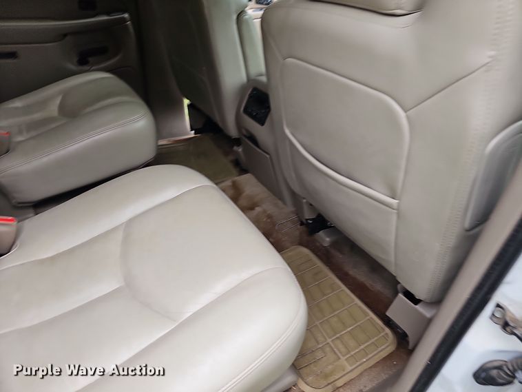 image for item NT9792 2005 GMC Yukon XL  SUV