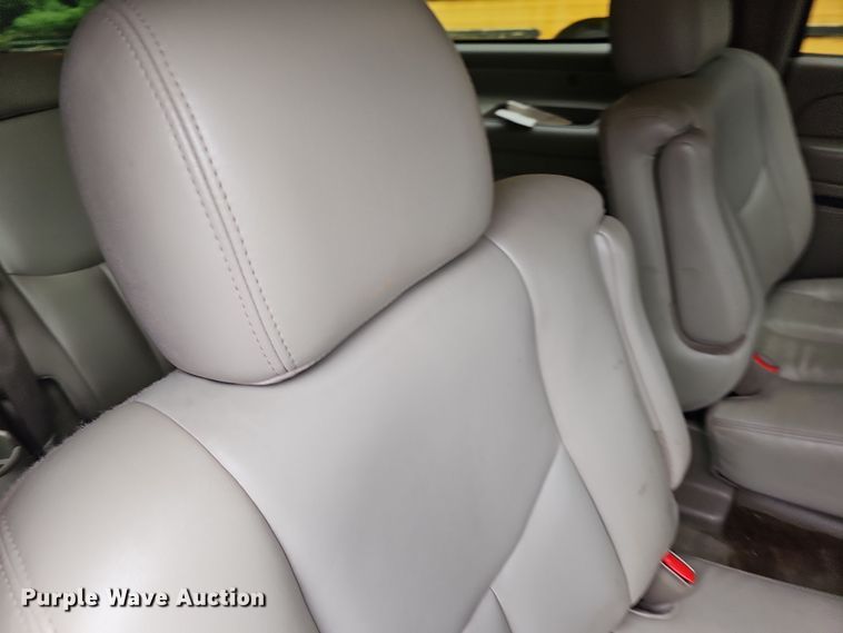 image for item NT9792 2005 GMC Yukon XL  SUV