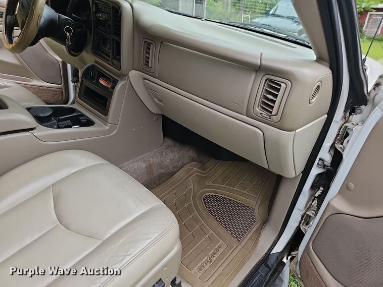 image for item NT9792 2005 GMC Yukon XL  SUV