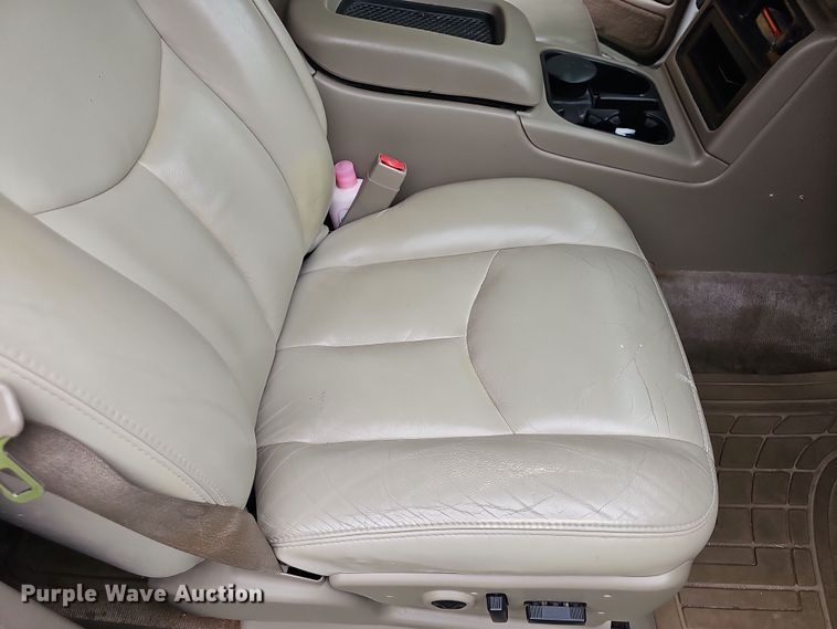 image for item NT9792 2005 GMC Yukon XL  SUV