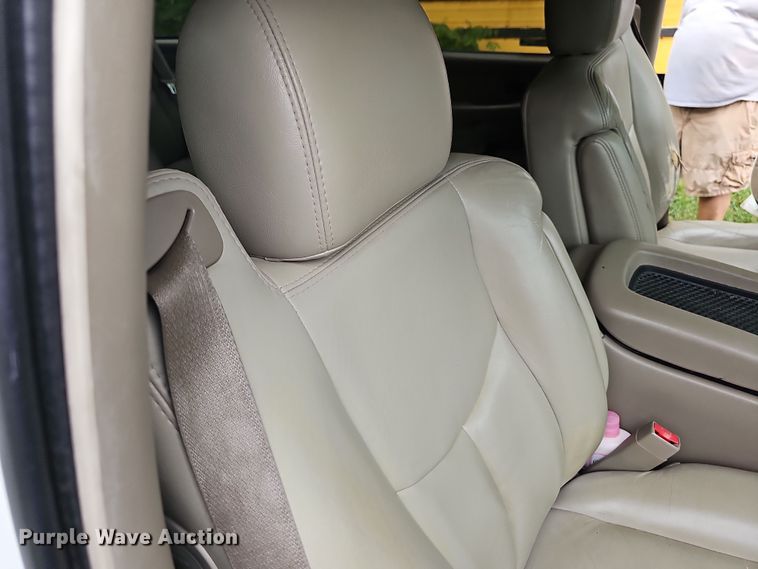 image for item NT9792 2005 GMC Yukon XL  SUV