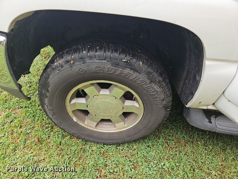 image for item NT9792 2005 GMC Yukon XL  SUV