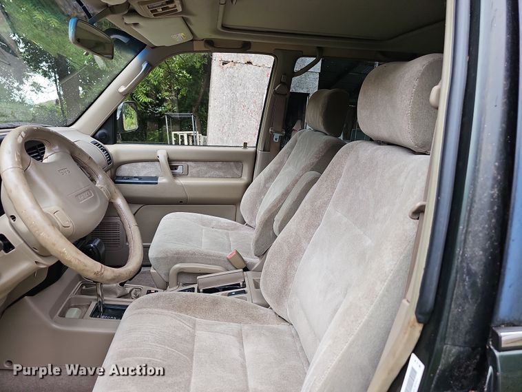 image for item NT9793 2001 Isuzu Trooper  SUV