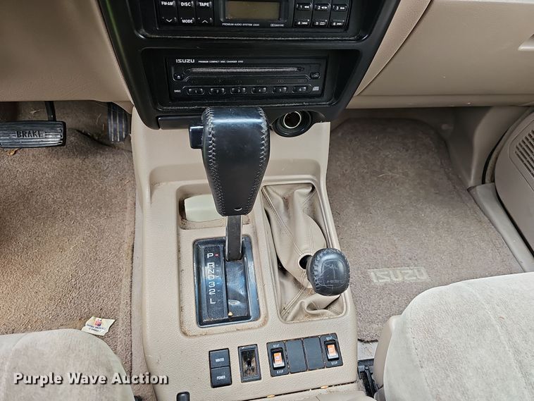 image for item NT9793 2001 Isuzu Trooper  SUV