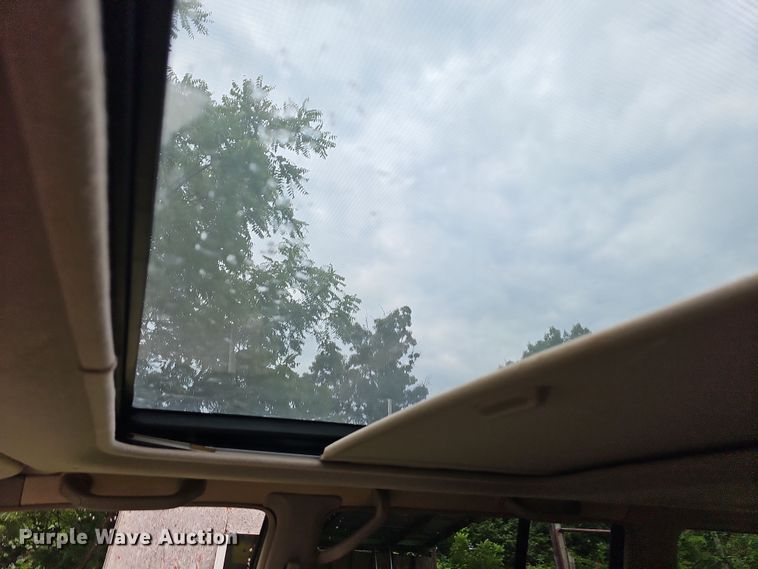 image for item NT9793 2001 Isuzu Trooper  SUV