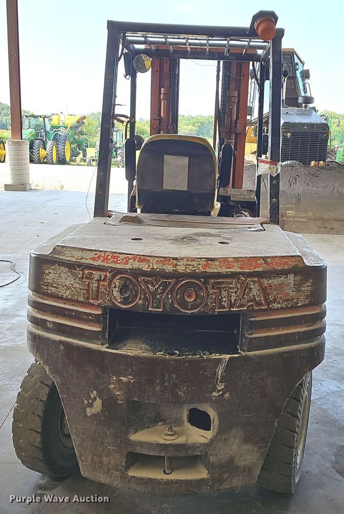 image for item NT9798 Toyota 02-5FD45  forklift