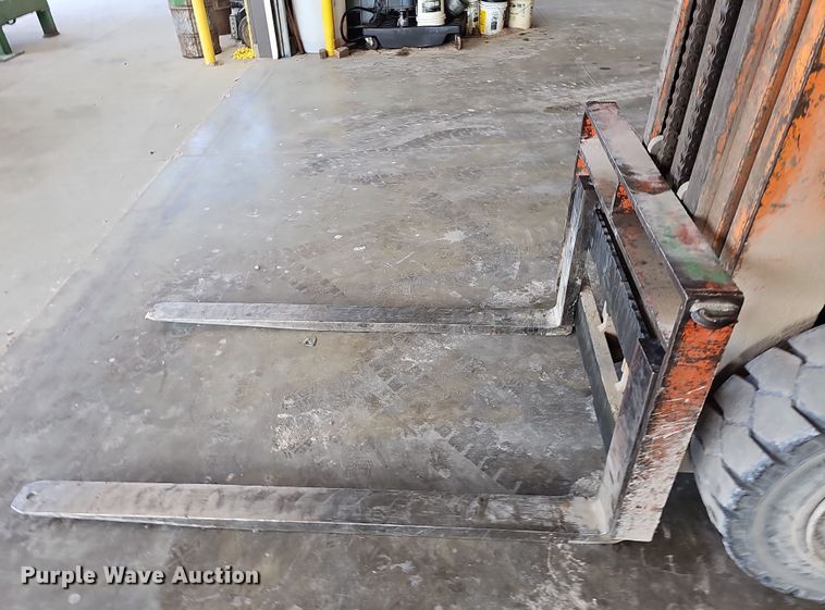 image for item NT9798 Toyota 02-5FD45  forklift