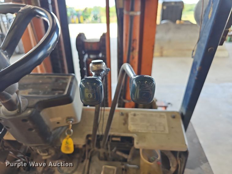 image for item NT9798 Toyota 02-5FD45  forklift