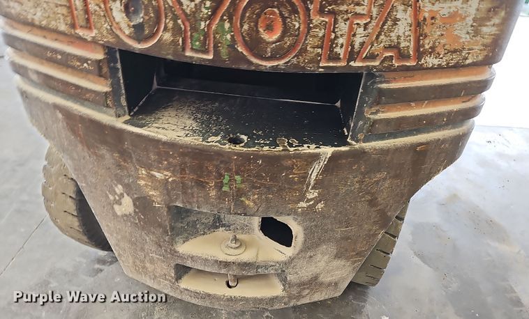 image for item NT9798 Toyota 02-5FD45  forklift