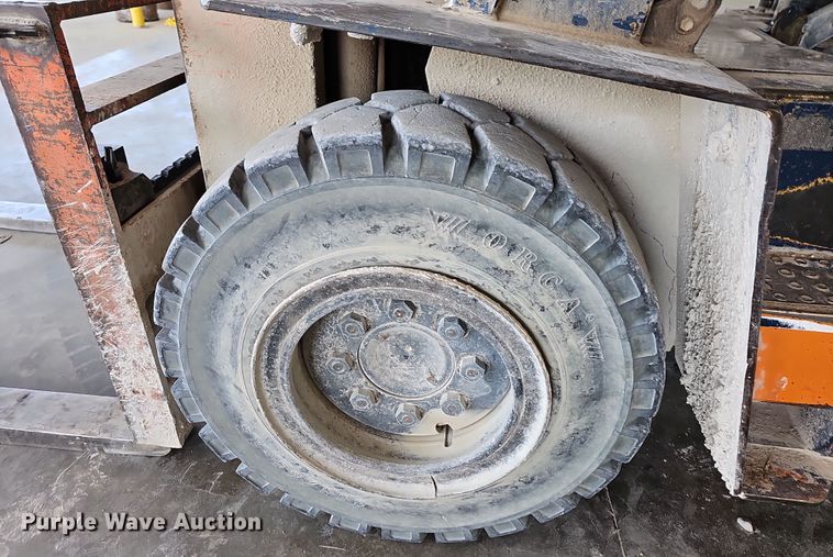 image for item NT9798 Toyota 02-5FD45  forklift