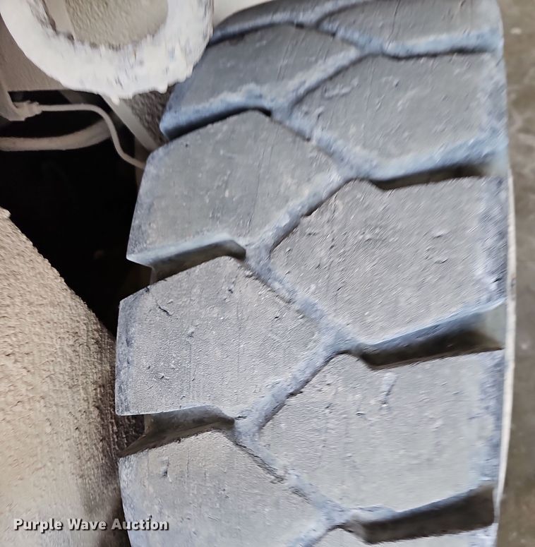 image for item NT9798 Toyota 02-5FD45  forklift