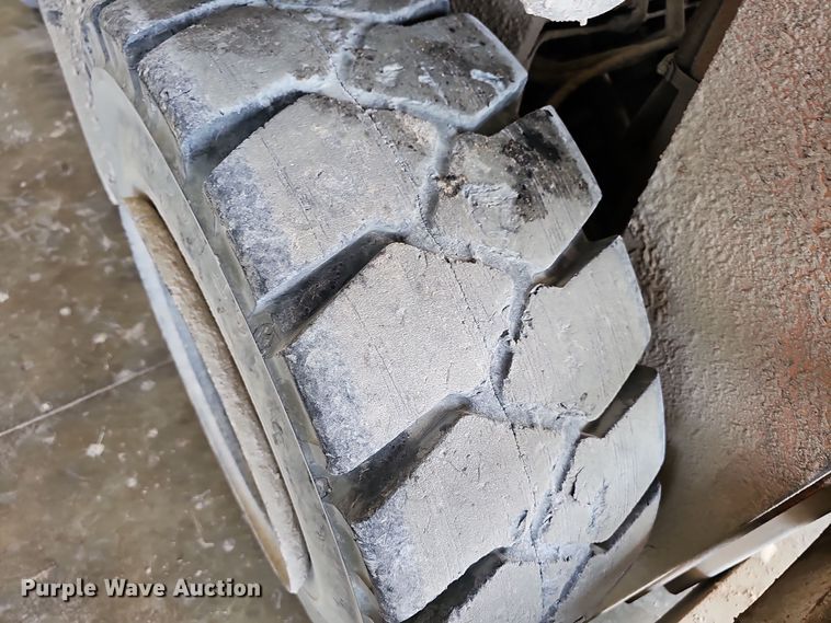 image for item NT9798 Toyota 02-5FD45  forklift