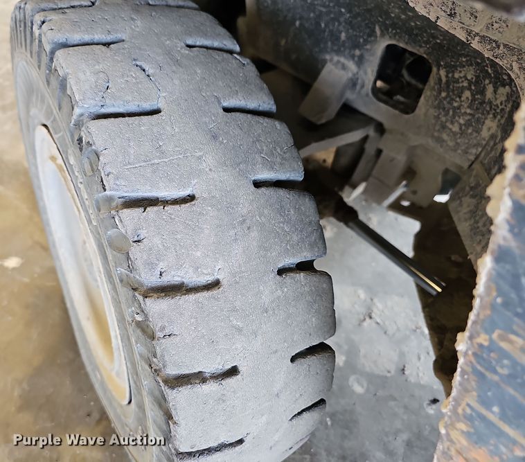 image for item NT9798 Toyota 02-5FD45  forklift