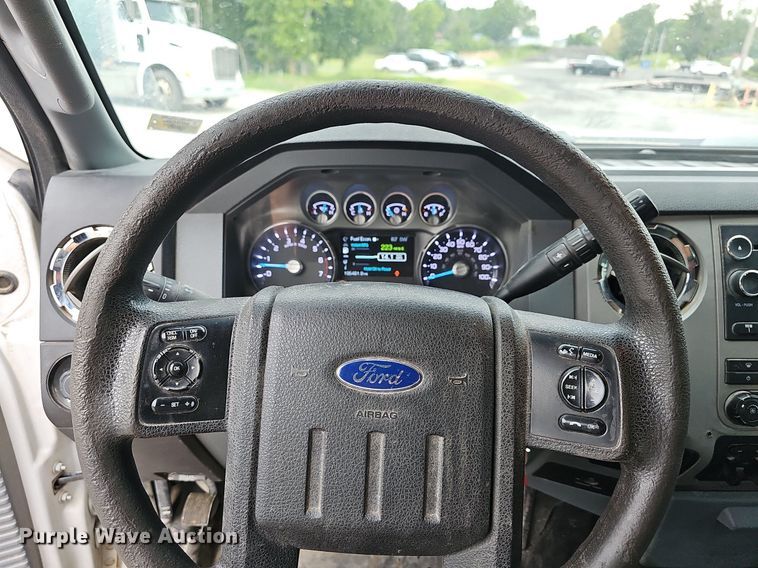 image for item NT9810 2015 Ford F250 Super Duty XLT  SuperCab pickup truck