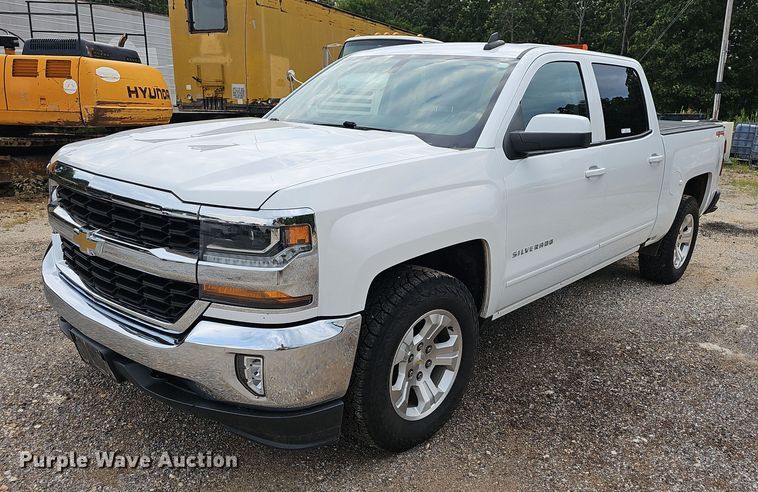 image for item NT9811 2018 Chevrolet Silverado 1500  Crew Cab pickup truck