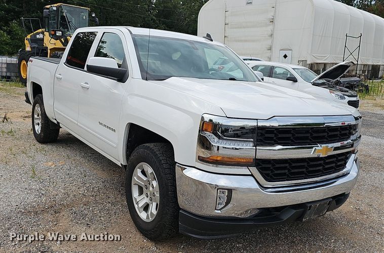 image for item NT9811 2018 Chevrolet Silverado 1500  Crew Cab pickup truck