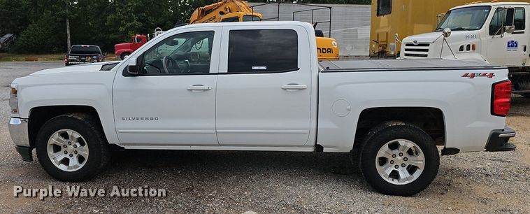 image for item NT9811 2018 Chevrolet Silverado 1500  Crew Cab pickup truck