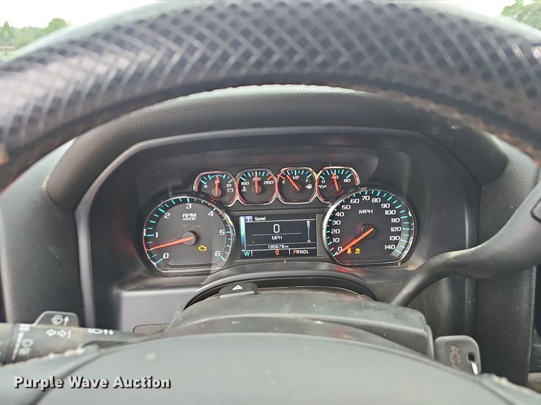 image for item NT9811 2018 Chevrolet Silverado 1500  Crew Cab pickup truck