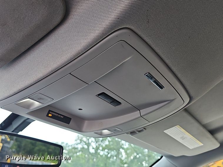 image for item NT9811 2018 Chevrolet Silverado 1500  Crew Cab pickup truck