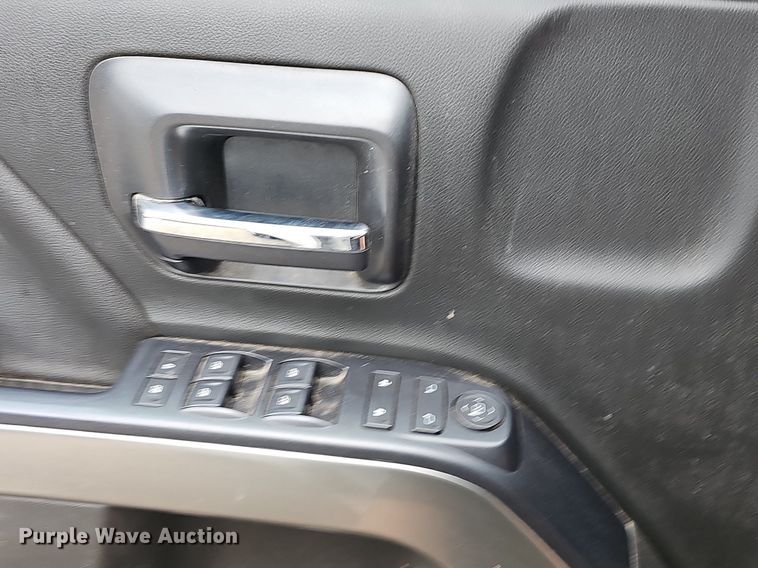 image for item NT9811 2018 Chevrolet Silverado 1500  Crew Cab pickup truck