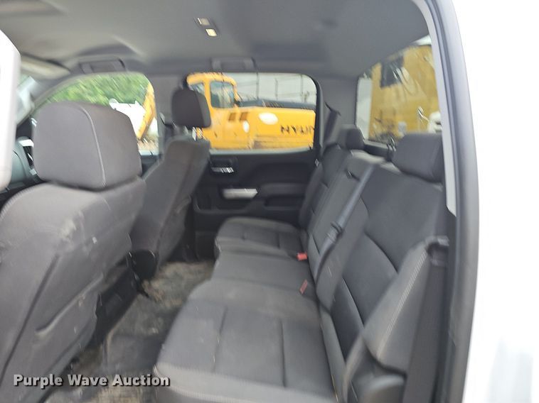 image for item NT9811 2018 Chevrolet Silverado 1500  Crew Cab pickup truck