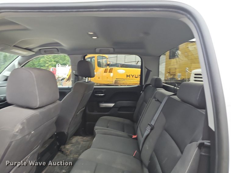 image for item NT9811 2018 Chevrolet Silverado 1500  Crew Cab pickup truck