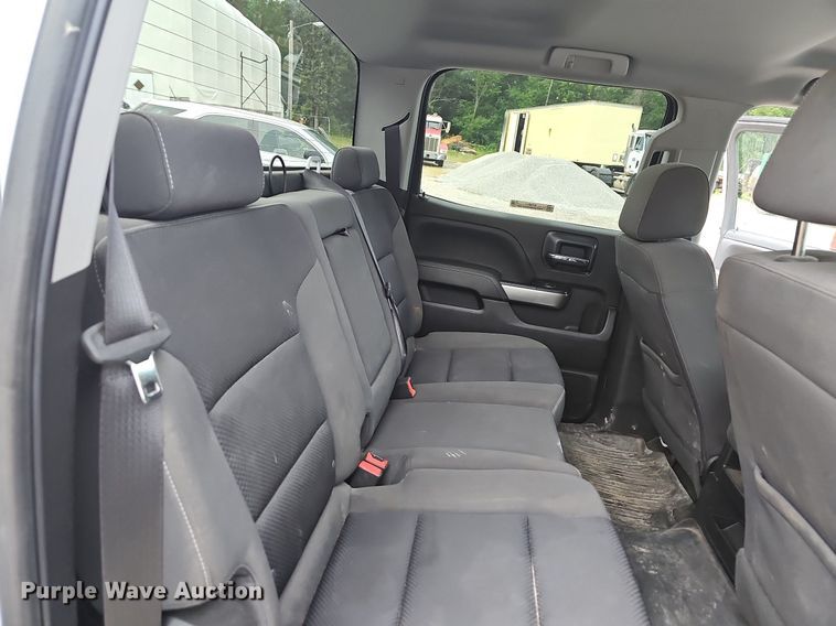 image for item NT9811 2018 Chevrolet Silverado 1500  Crew Cab pickup truck