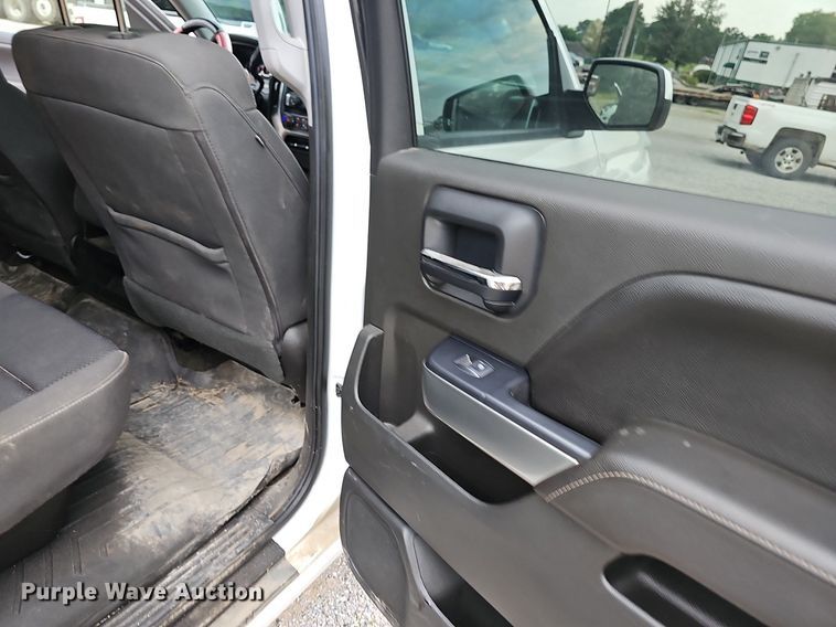 image for item NT9811 2018 Chevrolet Silverado 1500  Crew Cab pickup truck