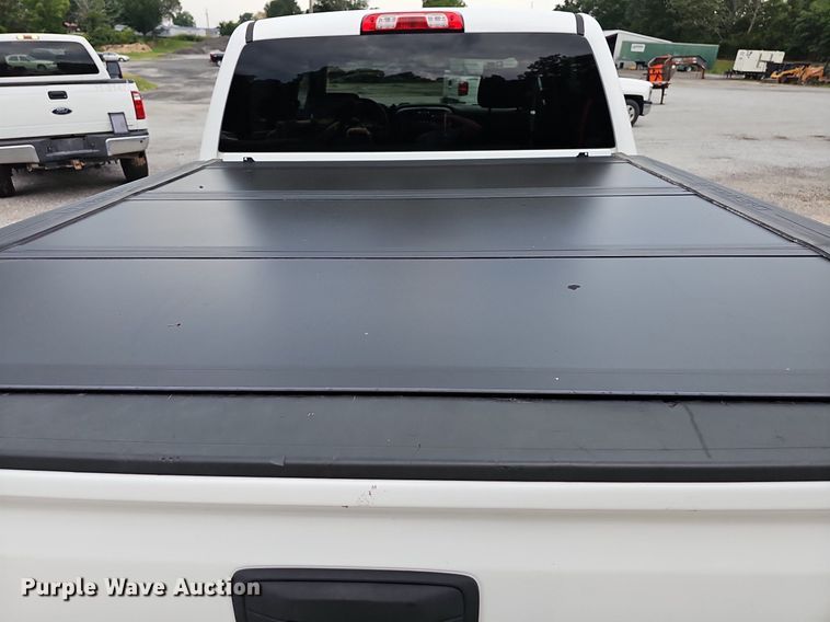 image for item NT9811 2018 Chevrolet Silverado 1500  Crew Cab pickup truck