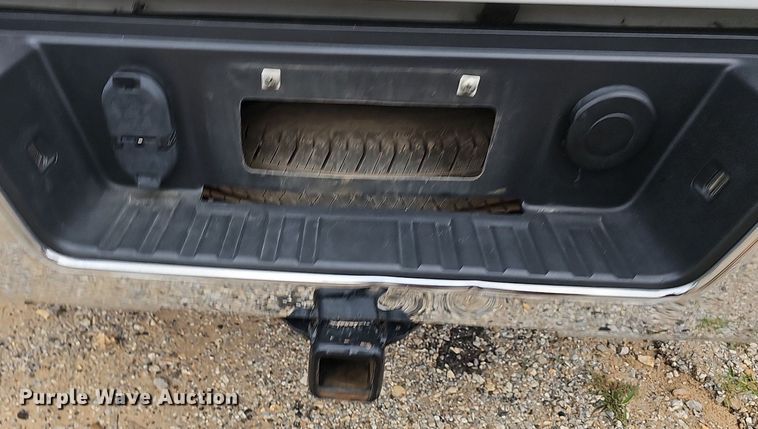 image for item NT9811 2018 Chevrolet Silverado 1500  Crew Cab pickup truck