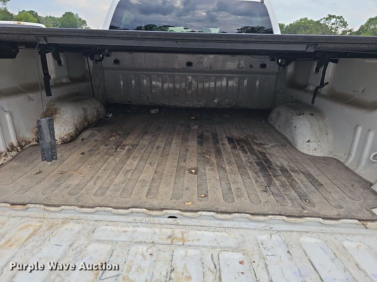 image for item NT9811 2018 Chevrolet Silverado 1500  Crew Cab pickup truck