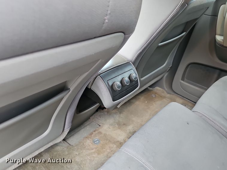 image for item NT9814 2012 Chevrolet Traverse LT  SUV