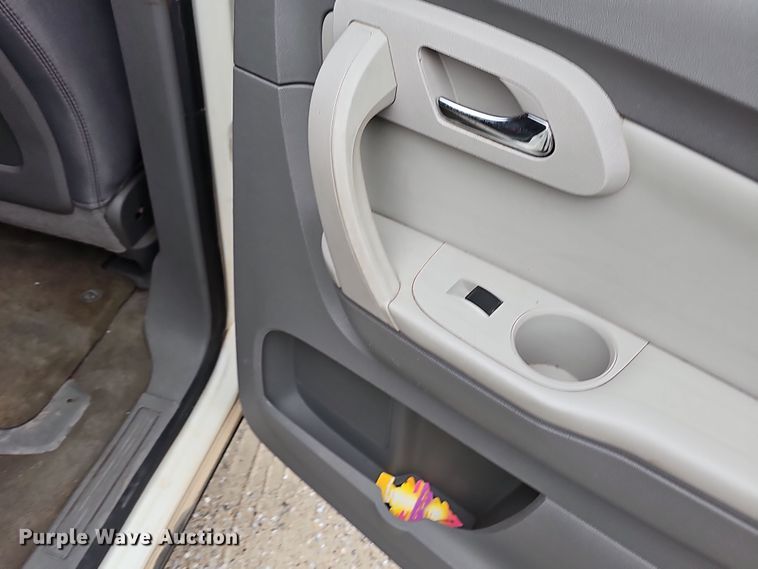 image for item NT9814 2012 Chevrolet Traverse LT  SUV