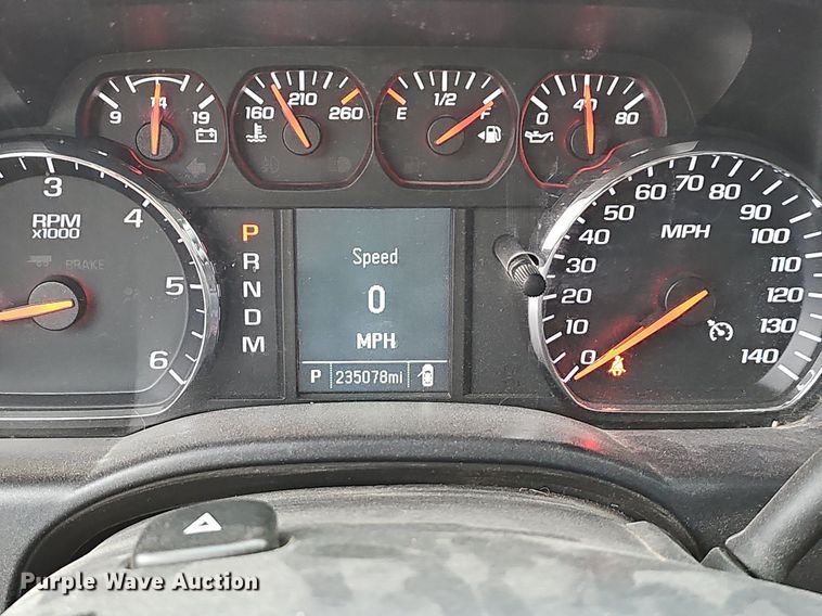 image for item NT9819 2014 Chevrolet Silverado 1500  Crew Cab pickup truck