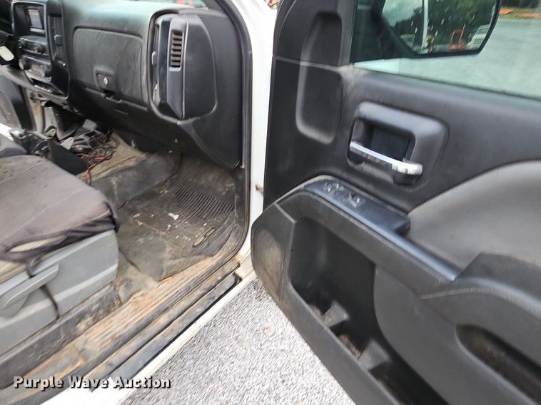 image for item NT9819 2014 Chevrolet Silverado 1500  Crew Cab pickup truck